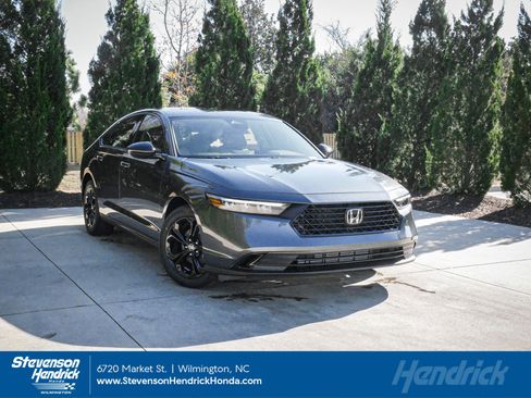 New 2025 Honda Accord SE image 1