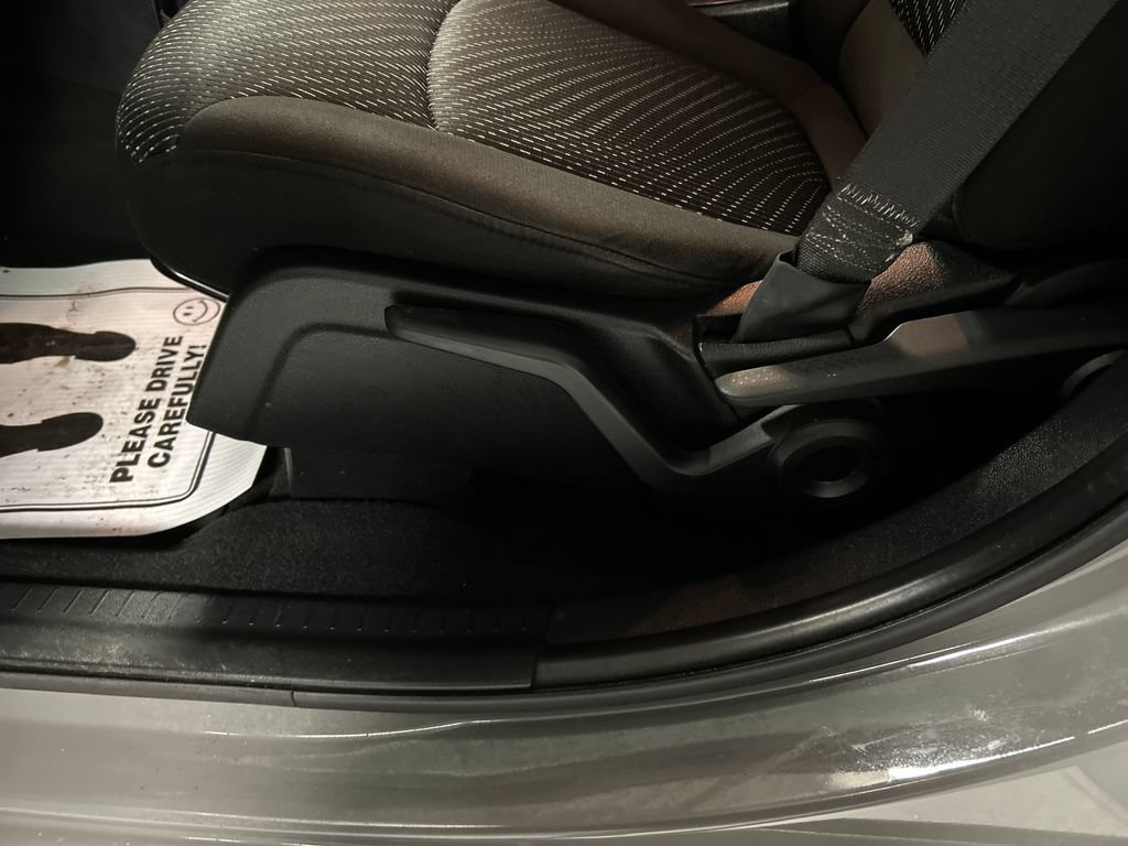 Used 2020 Dodge Journey SE w/ Blacktop Package FWD image 12