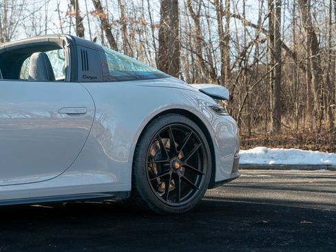 Used 2025 Porsche 911 Targa 4 GTS image 33