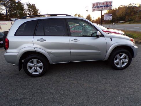 Used 2004 Toyota RAV4 4WD image 10