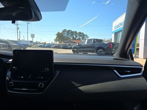 Used 2022 Toyota Corolla SE image 40