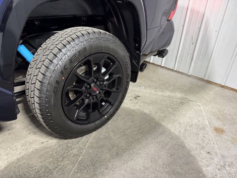 New 2025 Toyota Tundra Platinum w/ TRD Off-Road Package image 11