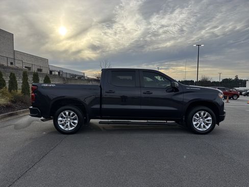 Used 2022 Chevrolet Silverado 1500 Custom image 11