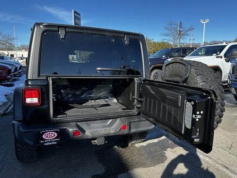 Used 2024 Jeep Wrangler Willys image 30