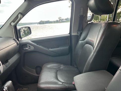 Used 2012 Nissan Frontier PRO-4X w/ Pro-4x Luxury Pkg AWD/4WD image 10