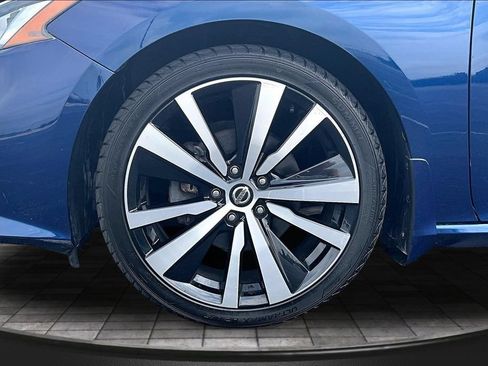 Used 2020 Nissan Altima 2.5 SR w/ Premium Package FWD image 9