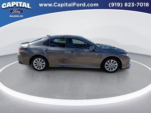 Used 2024 Toyota Camry LE image 9