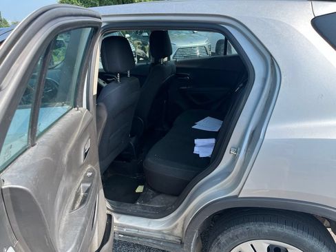 Used 2016 Chevrolet Trax LS FWD image 10