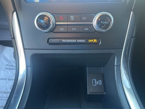 Used 2024 Ford Edge Titanium image 17