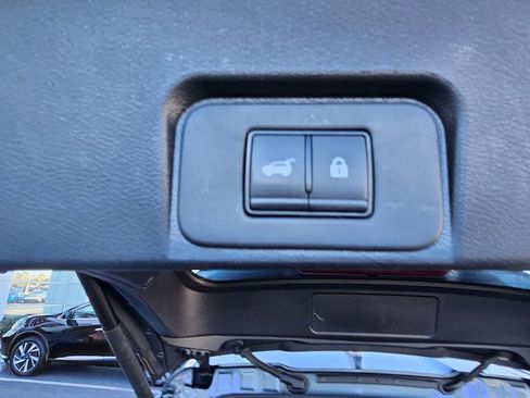 Certified 2025 Nissan Rogue SV image 11