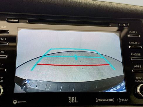 Used 2020 Toyota Sienna SE w/ SE Preferred Package image 17