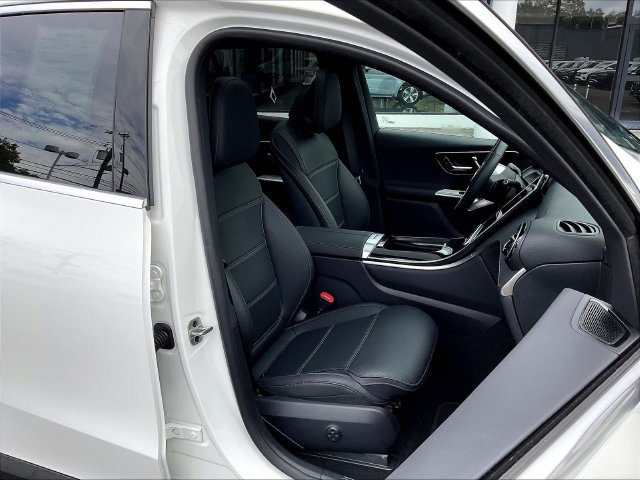 Used 2026 Mercedes-Benz GLC 300 4MATIC image 31