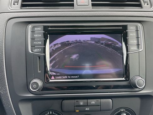 Used 2016 Volkswagen Jetta S image 16