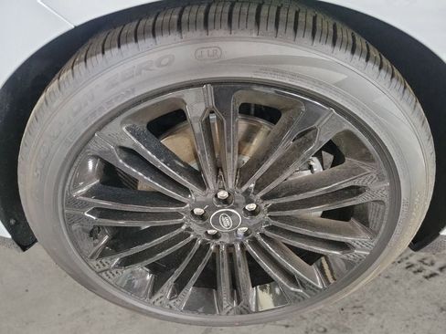 New 2026 Land Rover Range Rover Velar Dynamic SE image 9