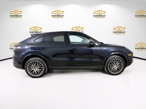 Used 2022 Porsche Cayenne Platinum Edition w/ Premium Package Plus image 8