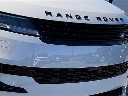 New 2025 Land Rover Range Rover Sport Dynamic SE image 34
