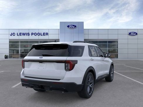 New 2026 Ford Explorer ST-Line w/ ST-Line Street Pack image 8