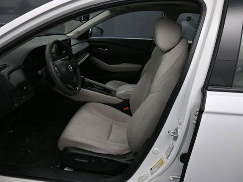 Certified 2023 Honda Accord EX image 19