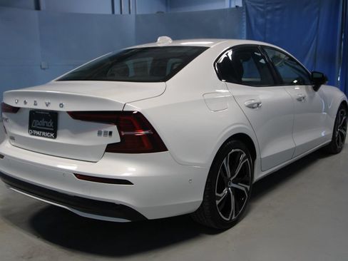 Used 2024 Volvo S60 B5 Plus AWD/4WD image 28