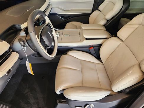 New 2025 Lincoln Navigator Reserve image 12