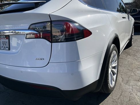 Used 2016 Tesla Model X 90D image 87
