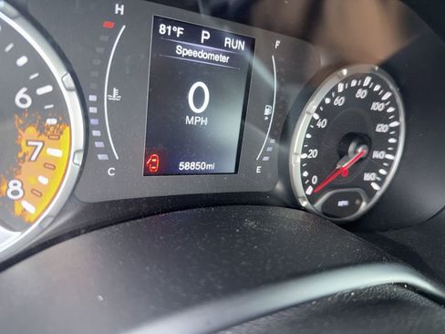 Used 2018 Jeep Renegade Latitude w/ Popular Equipment Group image 4