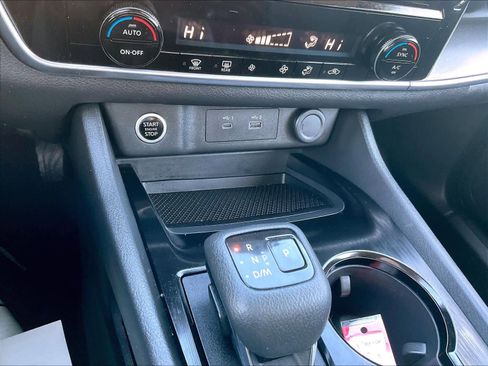 Used 2023 Nissan Rogue SV image 26