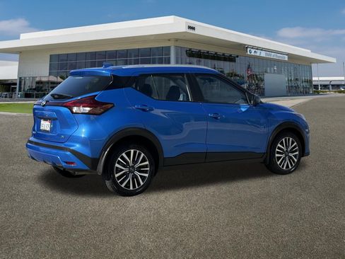 Used 2023 Nissan Kicks SV image 11