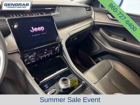 Certified 2025 Jeep Grand Cherokee L Limited w/ Trailer Tow Package AWD/4WD image 15