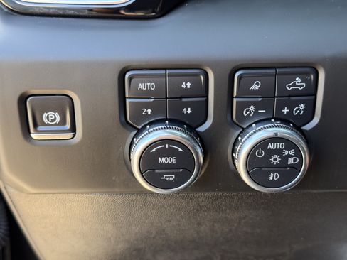 Used 2025 GMC Sierra 2500 Denali AWD/4WD image 21