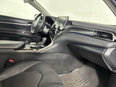Used 2022 Toyota Camry XSE w/ Carpet Mat Package (TMS) FWD image 33