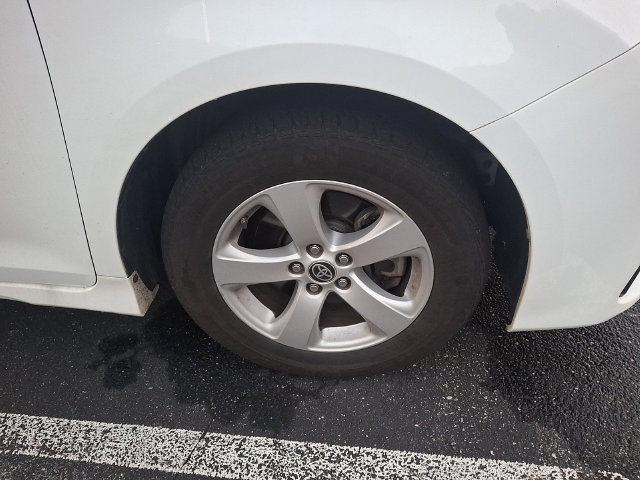 Used 2020 Toyota Sienna LE FWD image 4
