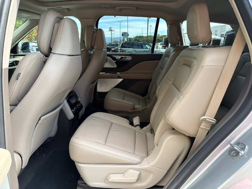 Used 2021 Lincoln Aviator Reserve w/ Equipment Group 201A RWD image 22