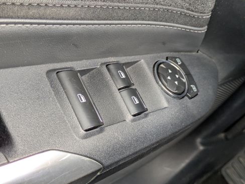 Used 2024 Ford Mustang Convertible image 12