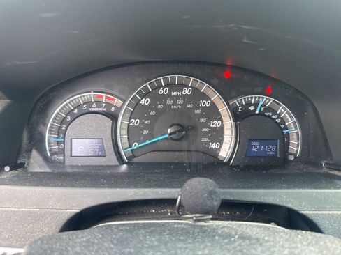 Used 2013 Toyota Camry SE image 12