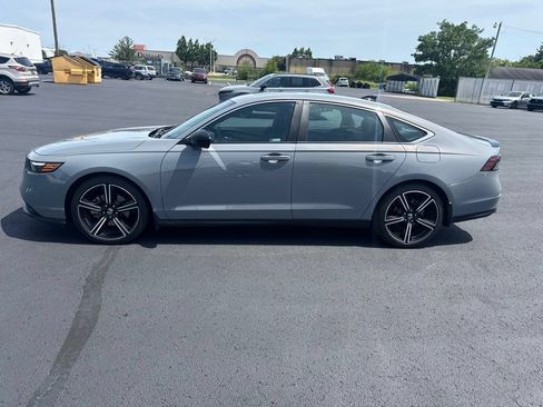 Used 2023 Honda Accord Sport image 4
