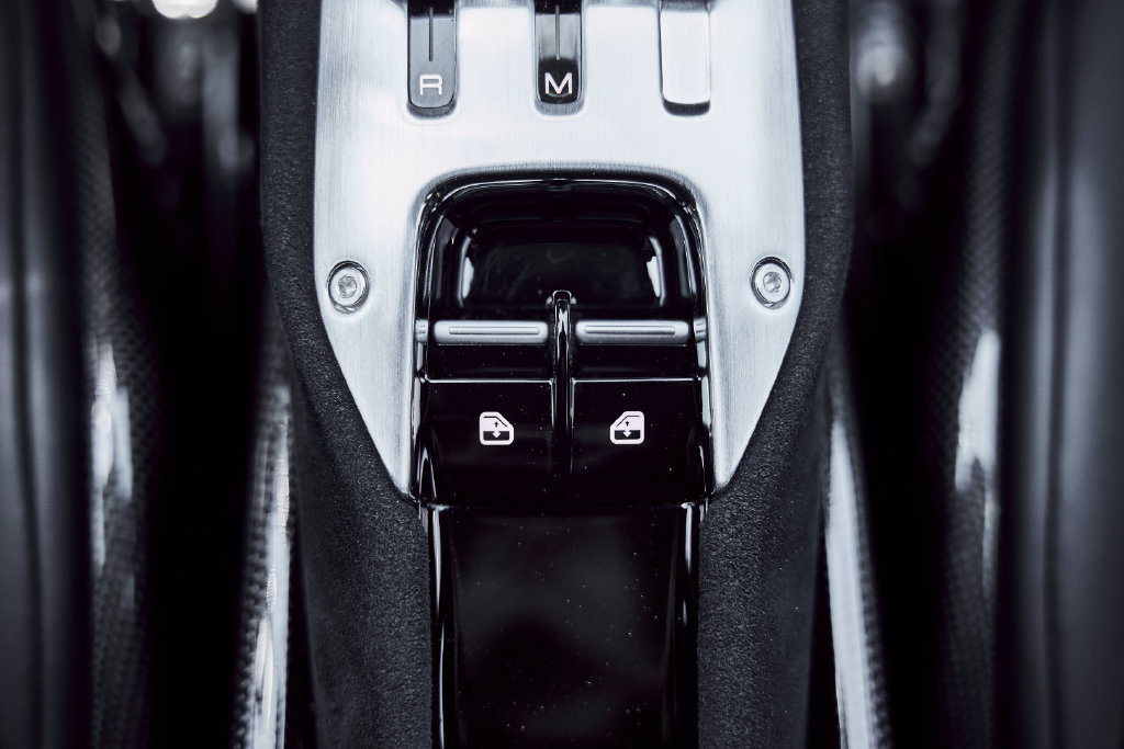 Used 2023 Ferrari 296 GTB RWD image 65