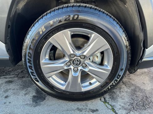 Used 2025 Toyota RAV4 XLE image 29