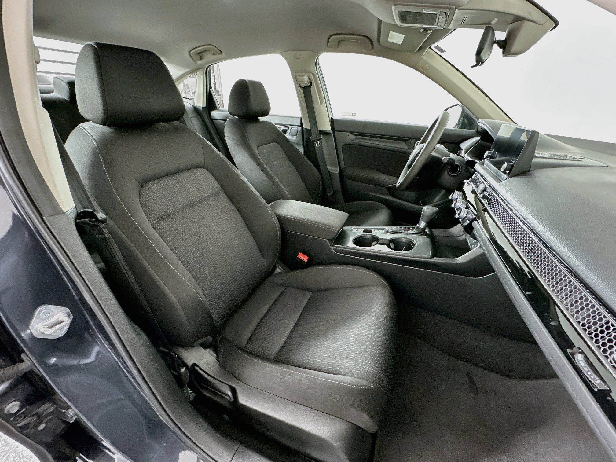 Used 2025 Honda Civic LX image 28