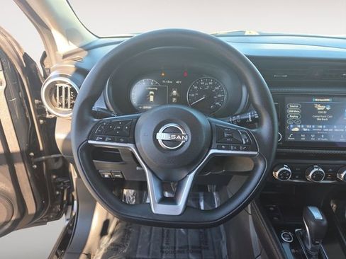 Used 2023 Nissan Kicks SV image 12