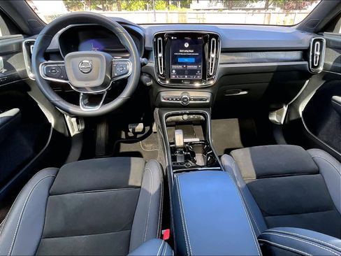 Used 2023 Volvo C40 P8 Recharge Plus AWD/4WD image 18