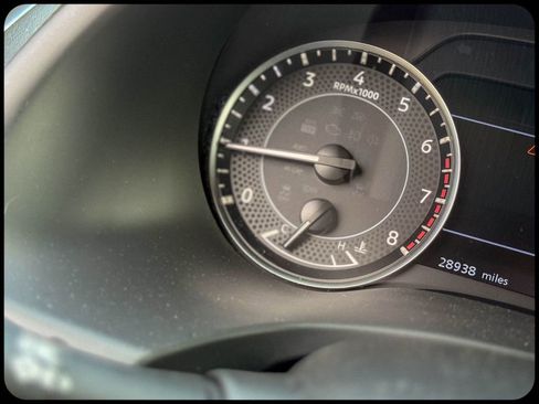 Used 2024 Nissan Armada SL w/ Captain's Chairs Package image 40