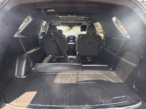 Certified 2023 Chevrolet Traverse RS w/ LPO, Floor Liner Package AWD/4WD image 12