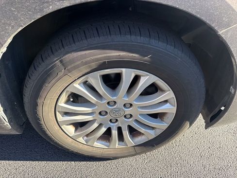 Used 2012 Toyota Sienna image 19