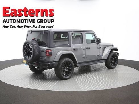 Used 2022 Jeep Wrangler Unlimited Sahara w/ Cold Weather Group AWD/4WD image 40