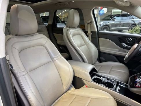 Certified 2021 Lincoln Corsair FWD w/ Premium Package image 12