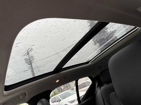 Used 2025 Volvo XC40 B5 Plus w/ Protection Package Premier image 23