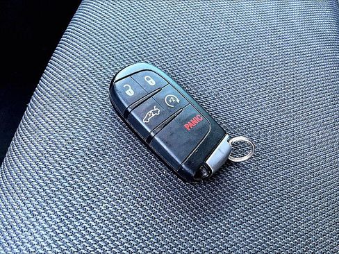 Used 2020 Dodge Charger SXT image 10