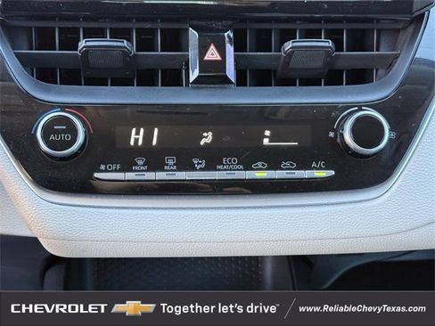 Used 2022 Toyota Corolla LE image 18