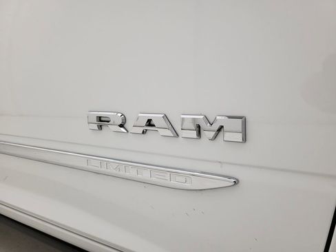 Used 2024 RAM 3500 Limited image 32